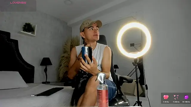 LiamDeep online show from 03/26/26, 08:14