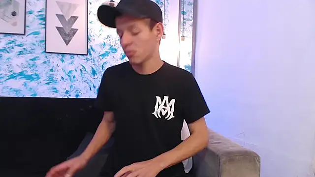 Snapshot of Marcus_and_Tony chatting on 10/15/25, 01:06 Marcus and Tony online show from 10/15/25, 01:06