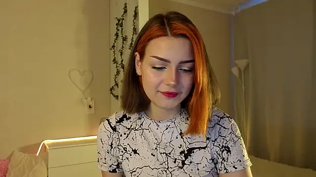 Snapshot of PurrrBerry chatting on 09/15/25, 03:28 PurrrBerry online show from 09/15/25, 03:28