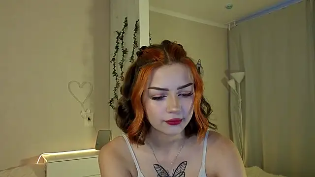 Snapshot of PurrrBerry chatting on 09/18/25, 03:19 PurrrBerry online show from 09/18/25, 03:19