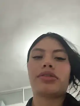 Snapshot of fendi_E chatting on 09/11/25, 04:01 fendi E online show from 09/11/25, 04:01