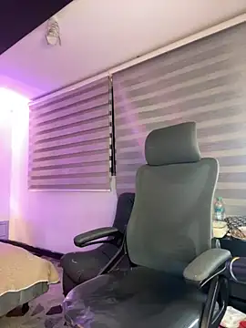 SkyThompson online show from 11/21/25, 05:17