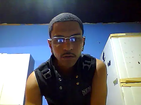 Snapshot of RICHARDSANCHEZZ chatting on 11/08/25, 06:02 RICHARDSANCHEZZ online show from 11/08/25, 06:02