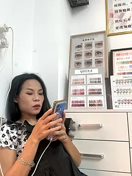 Baby-mmm online show from 10/19/25, 04:02