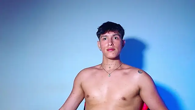 Snapshot of rowanbigboy23 chatting on 03/17/26, 12:48 rowanbigboy23 online show from 03/17/26, 12:48