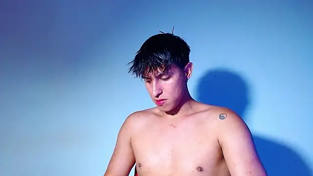 Snapshot of rowanbigboy23 chatting on 04/01/26, 12:22 rowanbigboy23 online show from 04/01/26, 12:22