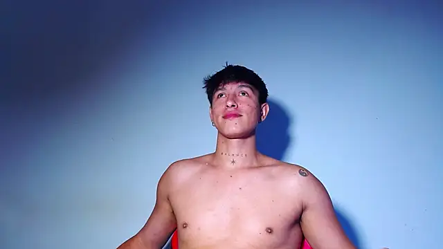 Snapshot of rowanbigboy23 chatting on 04/11/26, 02:16 rowanbigboy23 online show from 04/11/26, 02:16