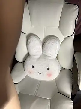 Snapshot of Milinda68 chatting on 09/14/25, 05:23 Milinda68 online show from 09/14/25, 05:23