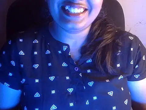 Aanya Hazel online show from 09/11/25, 07:25