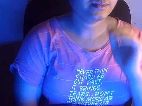 Aanya Hazel online show from 09/12/25, 09:48