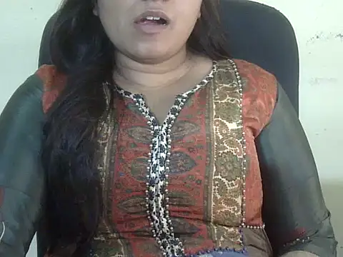 Aanya Hazel online show from 10/16/25, 09:16