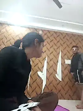 romantic couple1 online show from 11/23/25, 01:38