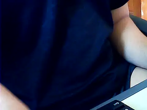 Snapshot of hotboydon2495 chatting on 09/15/25, 01:27 hotboydon2495 online show from 09/15/25, 01:27