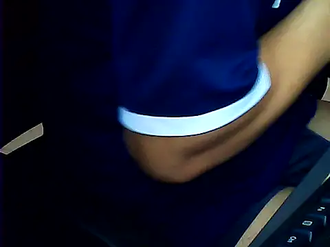 Snapshot of hotboydon2495 chatting on 09/29/25, 01:11 hotboydon2495 online show from 09/29/25, 01:11