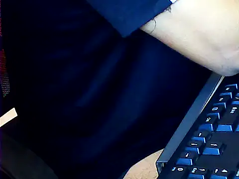 Snapshot of hotboydon2495 chatting on 10/17/25, 01:09 hotboydon2495 online show from 10/17/25, 01:09