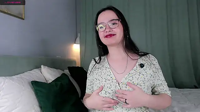 Snapshot of WildaBisom chatting on 09/29/25, 01:22 WildaBisom online show from 09/29/25, 01:22