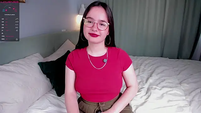 Snapshot of WildaBisom chatting on 10/07/25, 02:53 WildaBisom online show from 10/07/25, 02:53