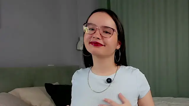 Snapshot of WildaBisom chatting on 10/08/25, 01:14 WildaBisom online show from 10/08/25, 01:14