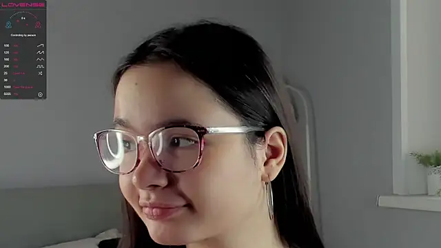 Snapshot of WildaBisom chatting on 10/17/25, 01:09 WildaBisom online show from 10/17/25, 01:09