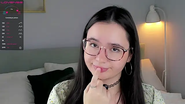 Snapshot of WildaBisom chatting on 10/21/25, 01:39 WildaBisom online show from 10/21/25, 01:39