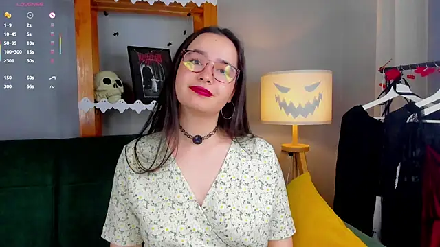 Snapshot of WildaBisom chatting on 10/29/25, 01:08 WildaBisom online show from 10/29/25, 01:08