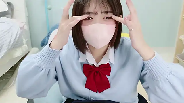 Hinata Sun online show from 11/10/25, 11:31