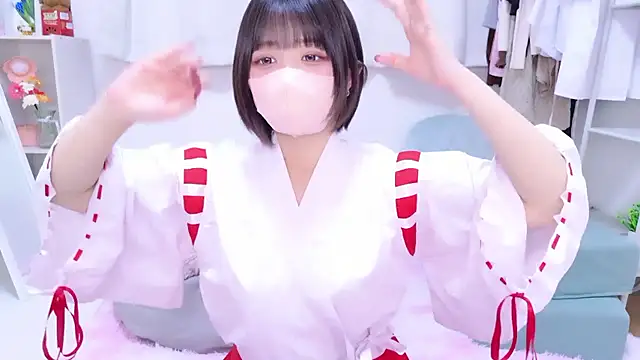 Hinata Sun online show from 01/16/26, 11:58