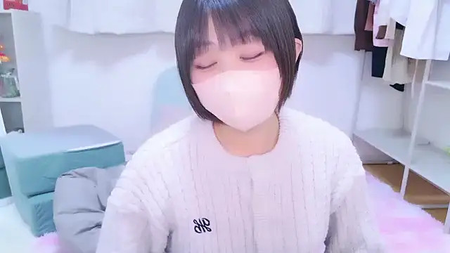 Hinata Sun online show from 02/05/26, 09:52