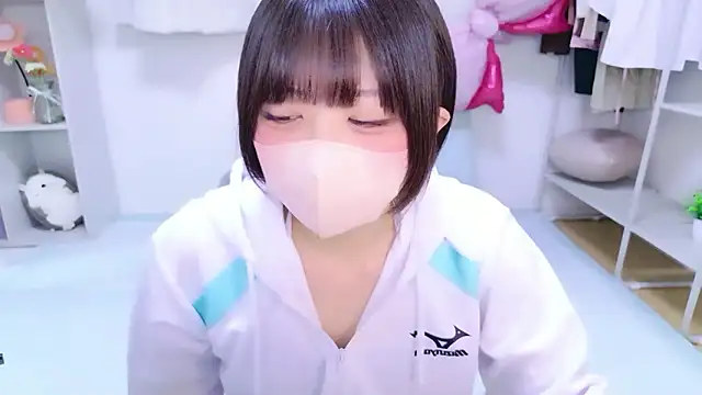 Hinata Sun online show from 04/27/26, 11:52