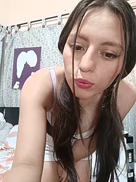 Snapshot of Lahila_ chatting on 05/18/26, 02:45 Lahila online show from 05/18/26, 02:45
