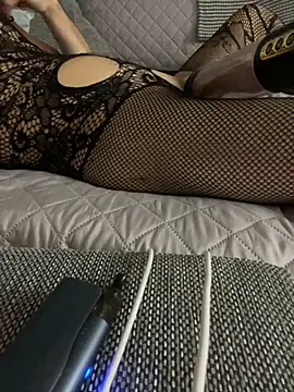 Snapshot of bananasex204 chatting on 11/20/25, 03:45 bananasex204 online show from 11/20/25, 03:45