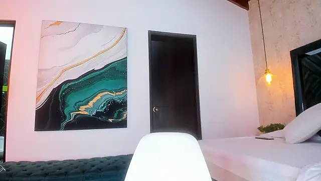 Sofi Moreno online show from 04/05/26, 12:02