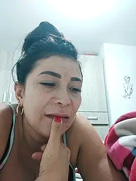 Snapshot of mia_mancinii chatting on 11/23/25, 05:35 mia mancinii online show from 11/23/25, 05:35