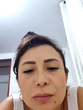 Snapshot of mia_mancinii chatting on 04/11/26, 04:28 mia mancinii online show from 04/11/26, 04:28