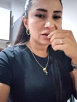 Snapshot of mia_mancinii chatting on 06/11/26, 12:32 mia mancinii online show from 06/11/26, 12:32