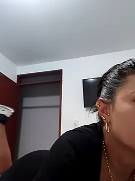Snapshot of mia_mancinii chatting on 07/07/26, 01:30 mia mancinii online show from 07/07/26, 01:30