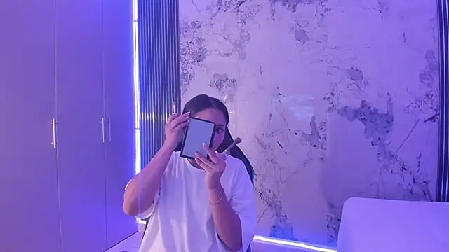 Laly Cherry  online show from 09/09/25, 12:15