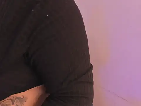 Snapshot of Missy_Aprill chatting on 10/03/25, 01:08 Missy Aprill online show from 10/03/25, 01:08