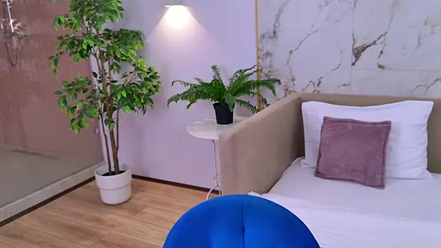 AmadaReine online show from 11/23/25, 04:07