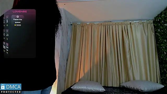 Kiara Zahiri   online show from 09/19/25, 11:11