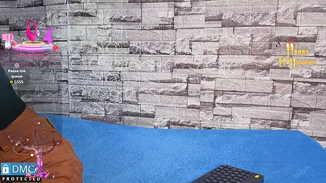 Kiara Zahiri   online show from 11/18/25, 11:03