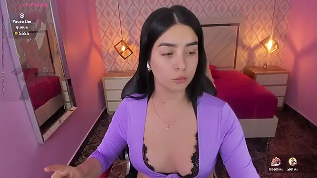 CHRISTY TEIGEN4 online show from 10/15/25, 07:25