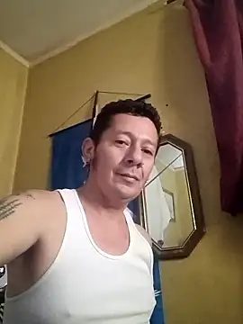 Snapshot of tonder69 chatting on 11/12/25, 09:36 tonder69 online show from 11/12/25, 09:36