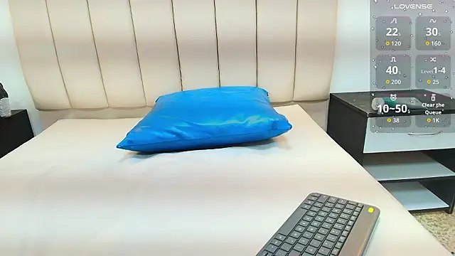 agatha fit online show from 01/31/26, 07:11