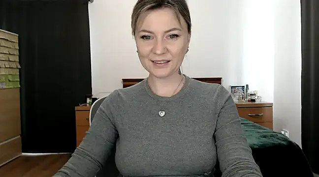 Snapshot of ParadiseAlina chatting on 02/03/25, 03:27 ParadiseAlina online show from 02/03/25, 03:27