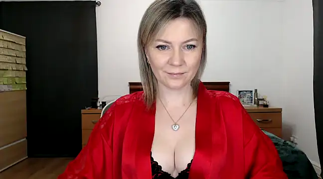 Snapshot of ParadiseAlina chatting on 02/05/25, 07:20 ParadiseAlina online show from 02/05/25, 07:20