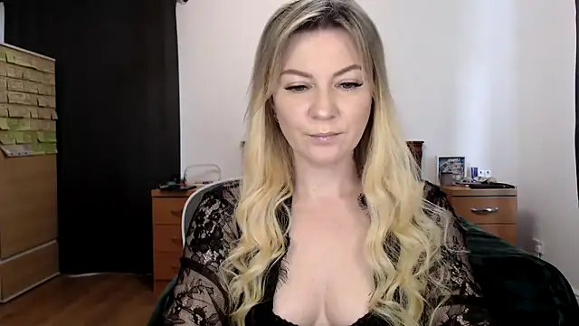 Snapshot of ParadiseAlina chatting on 09/15/25, 11:10 ParadiseAlina online show from 09/15/25, 11:10