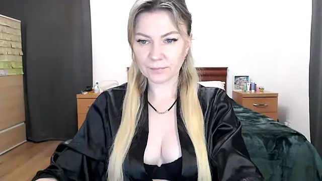 Snapshot of ParadiseAlina chatting on 10/19/25, 07:25 ParadiseAlina online show from 10/19/25, 07:25