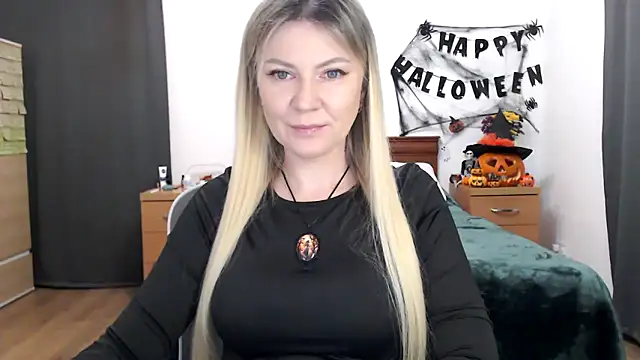 Snapshot of ParadiseAlina chatting on 10/27/25, 07:40 ParadiseAlina online show from 10/27/25, 07:40