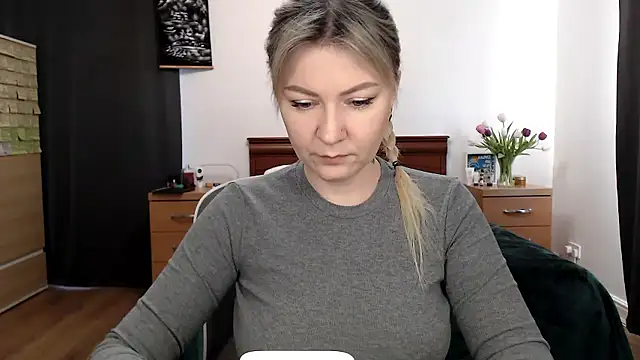 Snapshot of ParadiseAlina chatting on 01/13/26, 03:28 ParadiseAlina online show from 01/13/26, 03:28